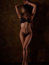 Amaya Cortez is petite and of Spanish decent she is a brown eyed beauty and ready to cross borders w Mitchell Escorts