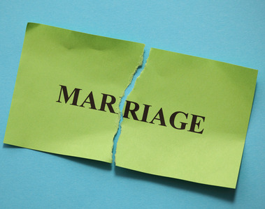 Should Men Confide in Working Ladies About Their Marriages?